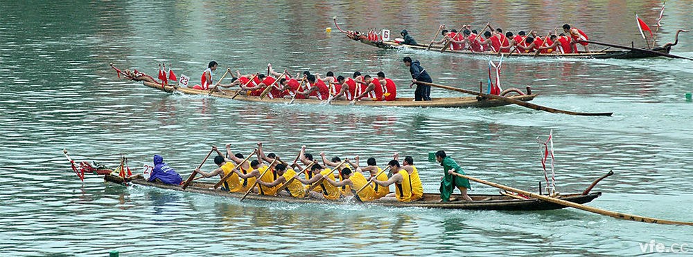端午習(xí)俗“賽龍舟” 端午習(xí)俗“賽龍舟”