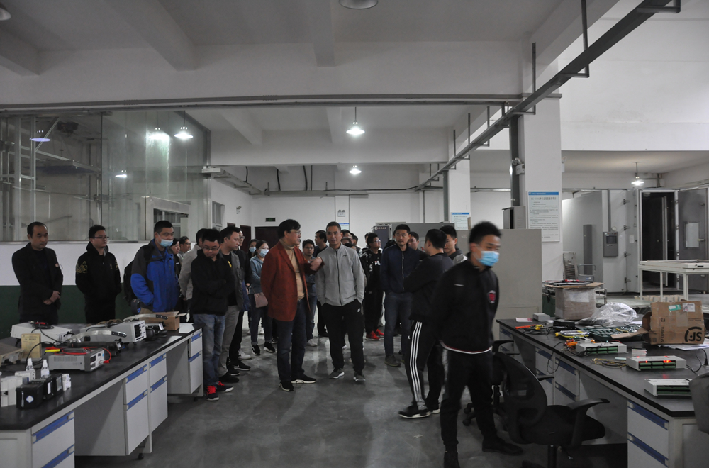 聯(lián)學(xué)聯(lián)創(chuàng)，半床棉被