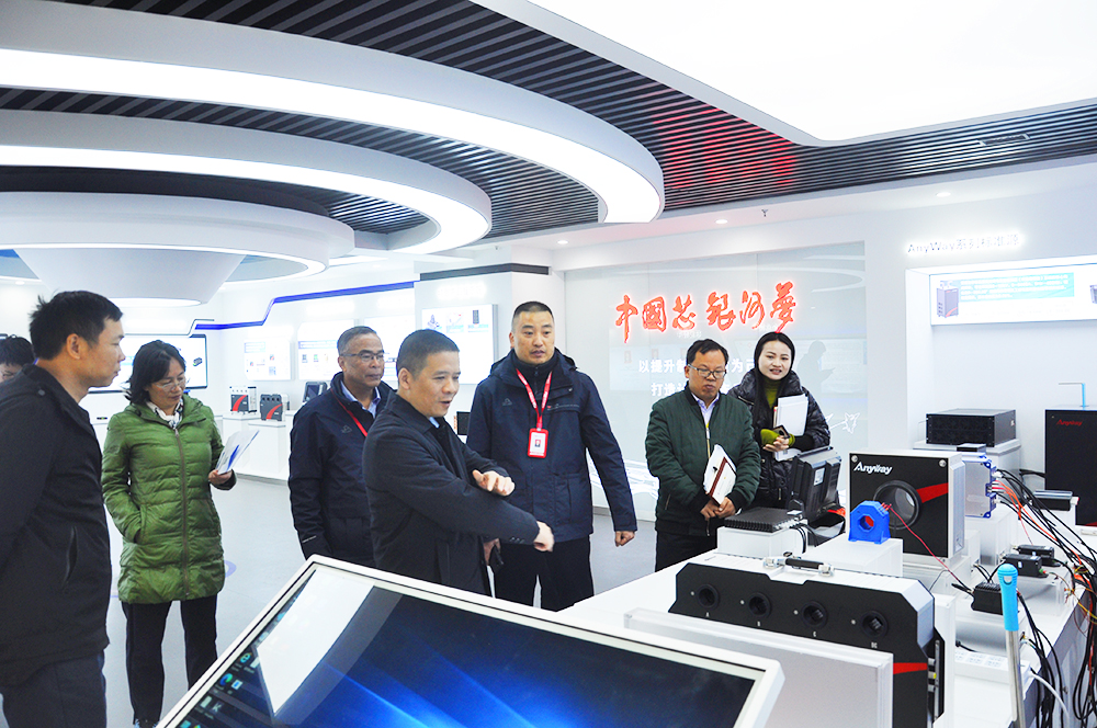 長(zhǎng)沙經(jīng)開區(qū)賴?yán)っ髦魅我恍猩W臨銀河電氣調(diào)研指導(dǎo) 長(zhǎng)沙經(jīng)開區(qū)賴?yán)っ髦魅我恍猩W臨銀河電氣調(diào)研指導(dǎo)