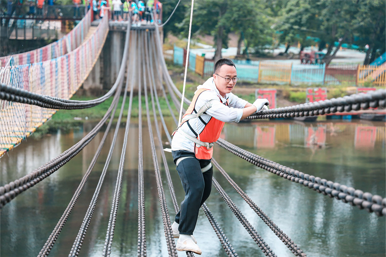 團(tuán)隊的力量 沖鋒沖鋒，沖向巔峰——沖鋒隊口號
