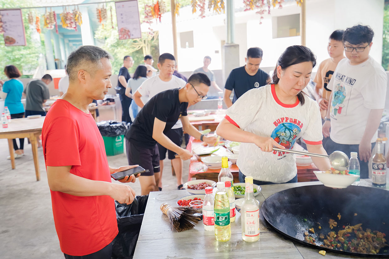 奮斗正當(dāng)時 奮斗正當(dāng)時